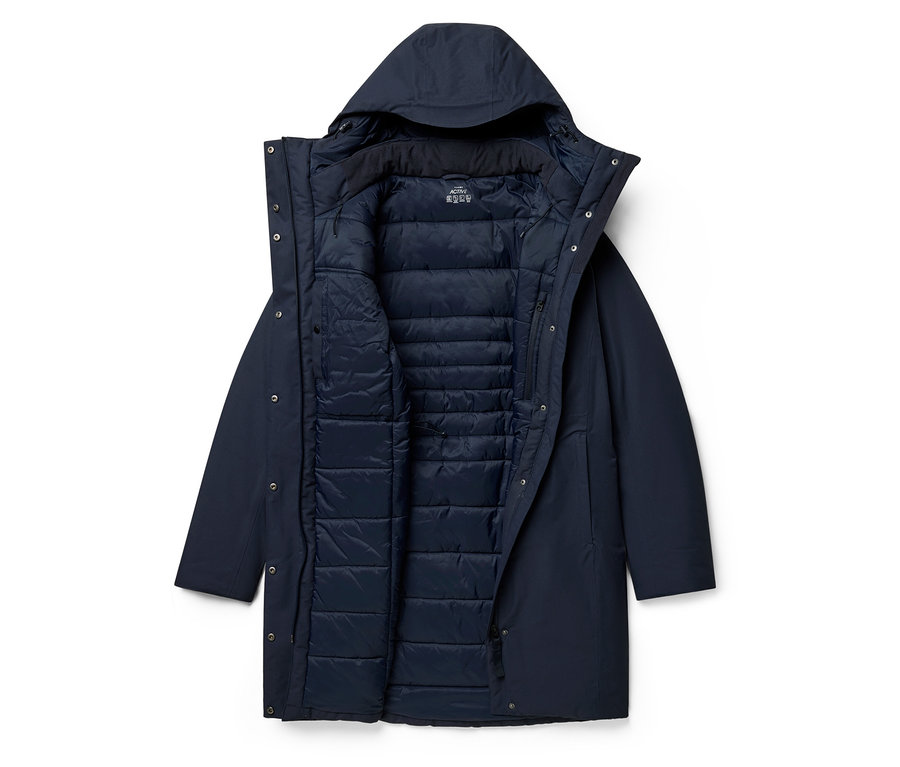 Otvorená tmavomodrá bunda s kapucňou a prešívanou vnútornou podšívkou.