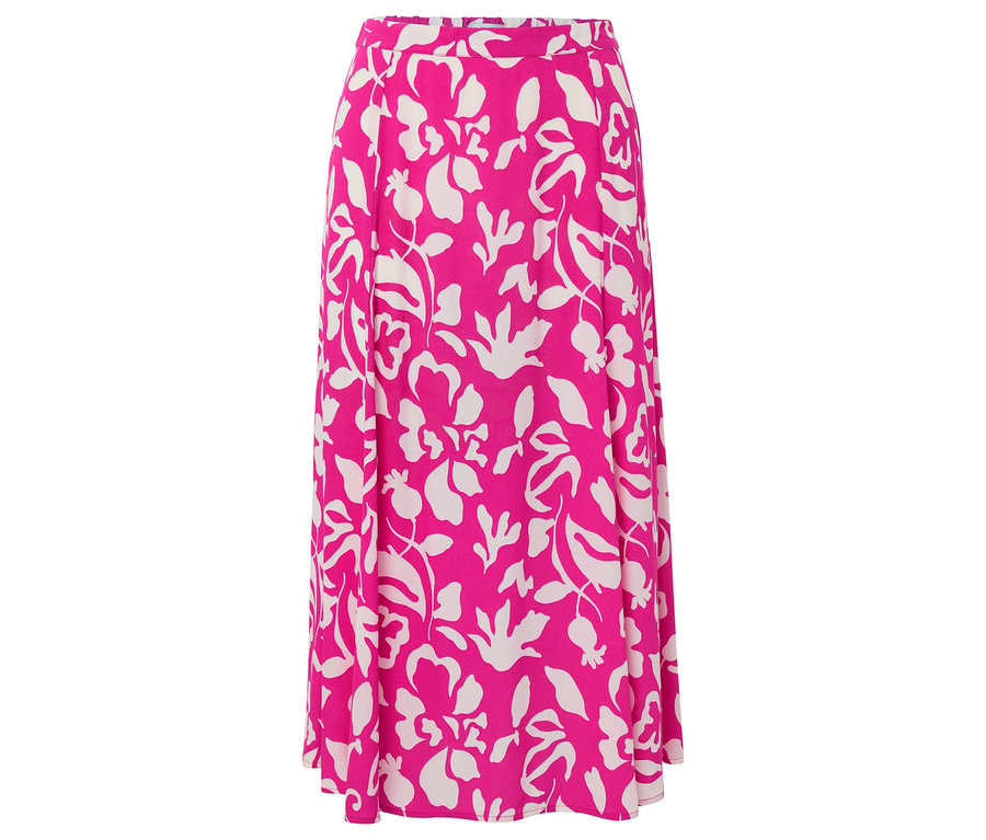Ružová sukňa s bielym kvetinovým vzorom.