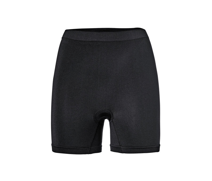 Čierne cyklistické šortky.