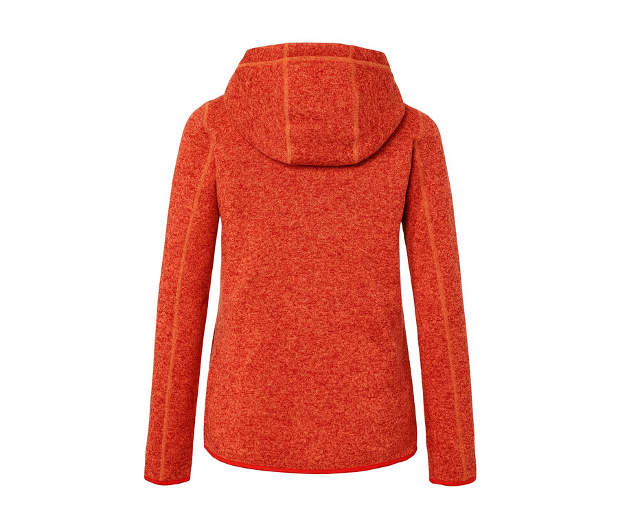 Pohľad zozadu na oranžovú melírovanú bundu z pleteného flísu s kapucňou.