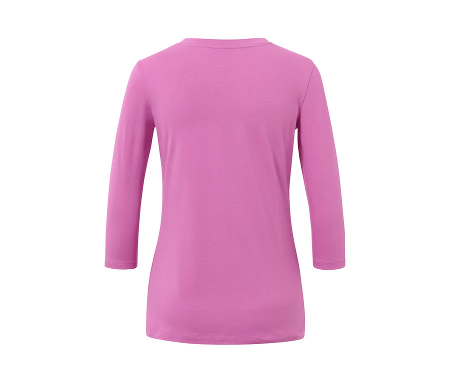 Ružové tričko s trojštvrťovými rukávmi.