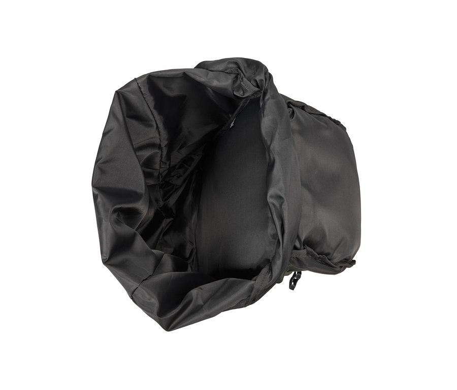 Otvorený turistický batoh s objemom 40 l v čiernej farbe.