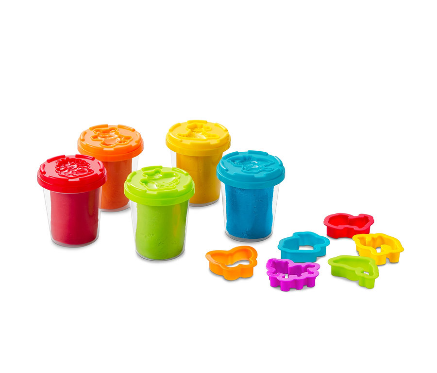 Súprava plastelín: Päť téglikov s farebnou modelovacou hmotou a formičky.