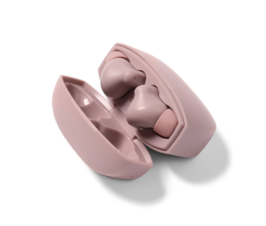 Svetloružové slúchadlá do uší TWS v otvorenom puzdre.