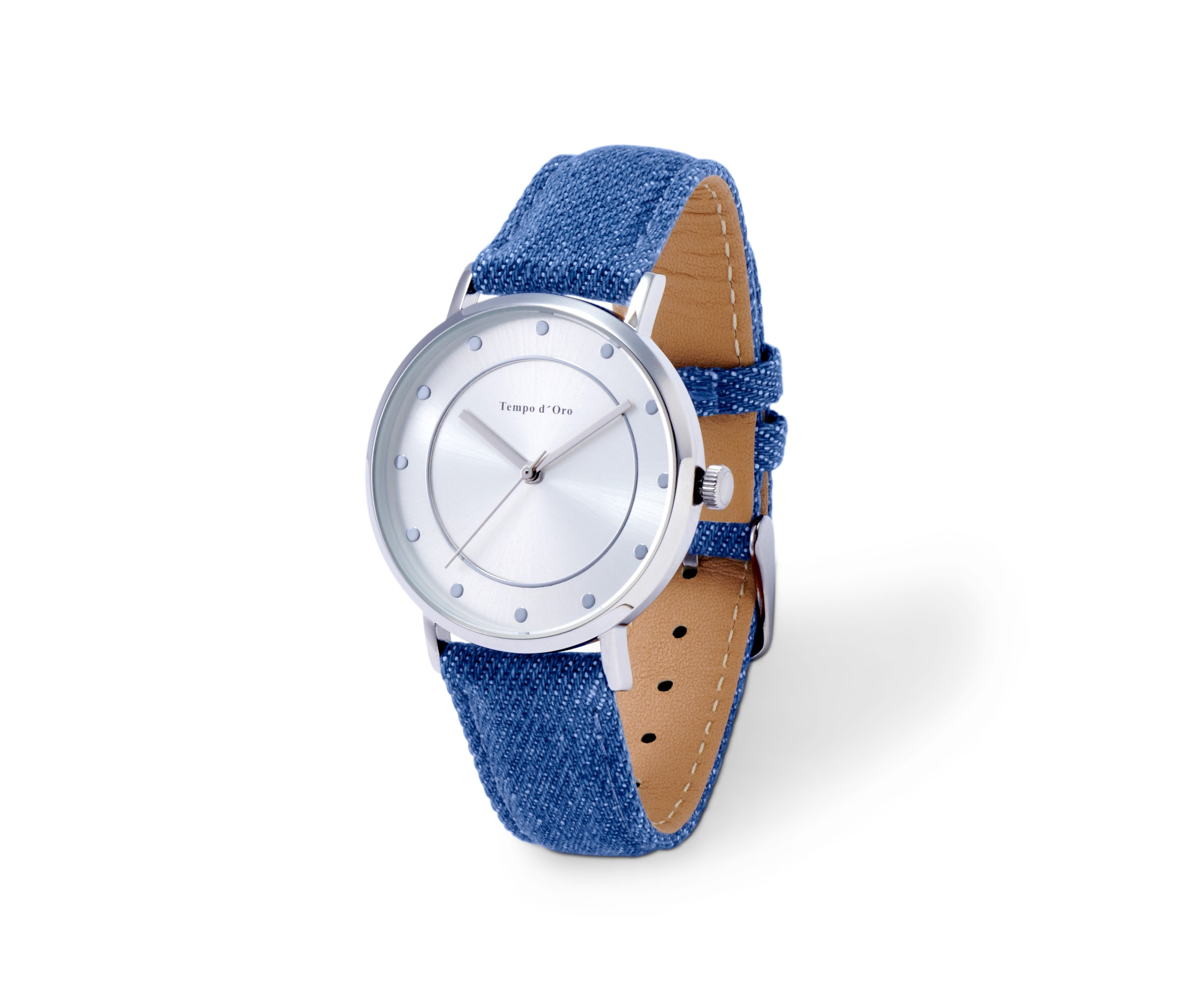 Strieborné dámske hodinky s džínsovým remienkom.