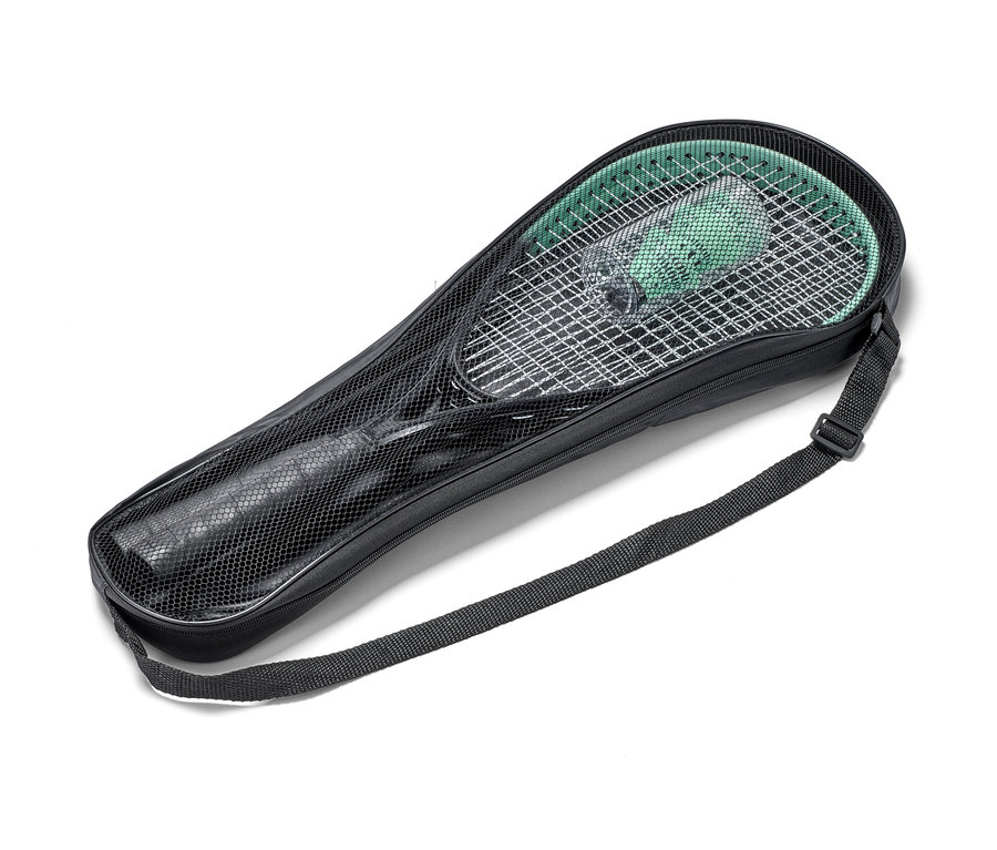 Súprava na speed bedminton v čiernom obale.