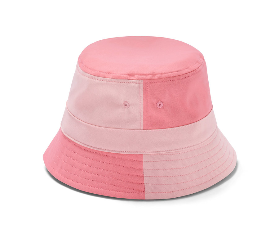 Ružový trekingový klobúk.