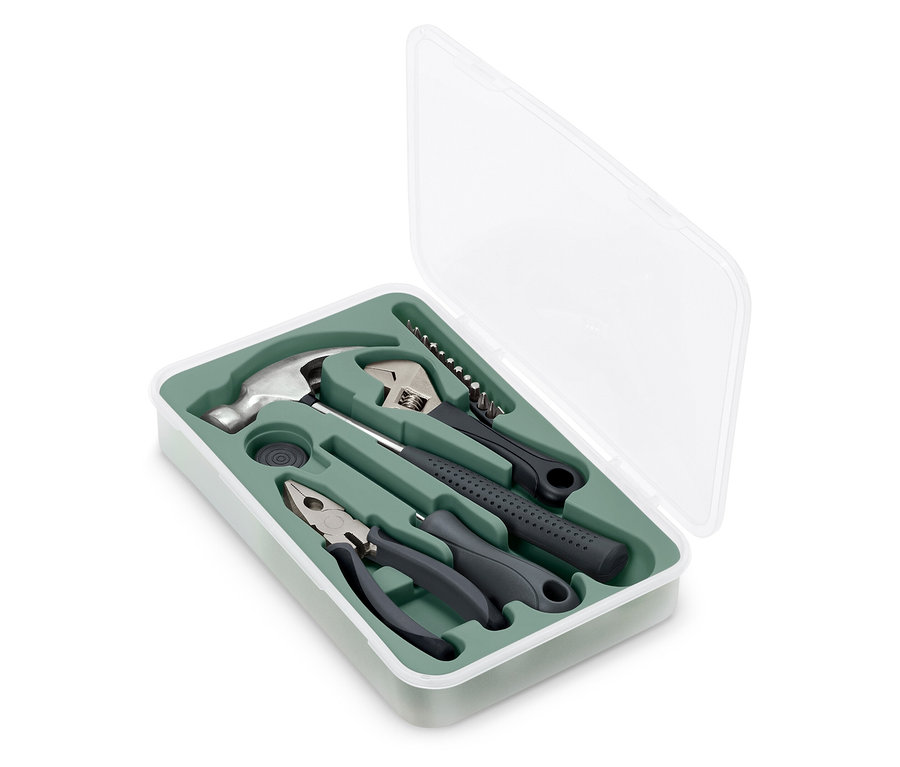 Sada náradia v otvorenom puzdre.