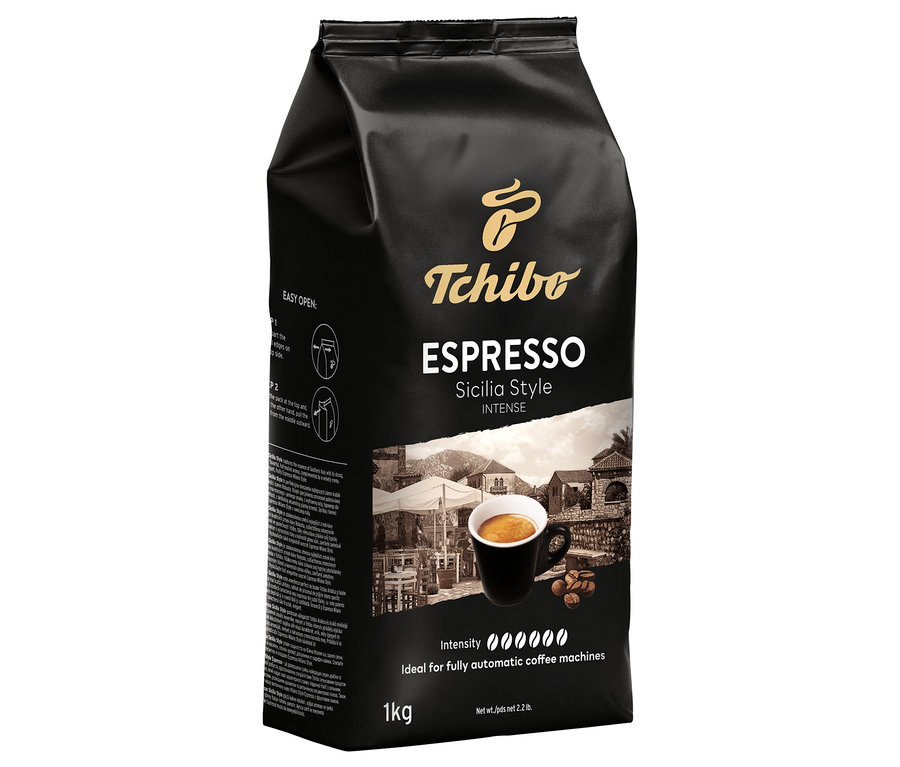 Čierne balenie zrnkovej kávy Tchibo Espresso Sicilia Style s hmotnosťou 1 kg.