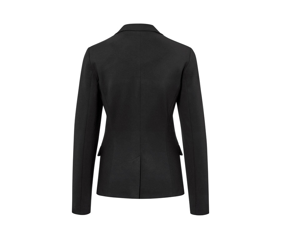 Pohľad zozadu na džersejové sako.