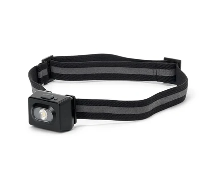 Čelová lampa s čiernym puzdrom a sivým pruhovaným popruhom.