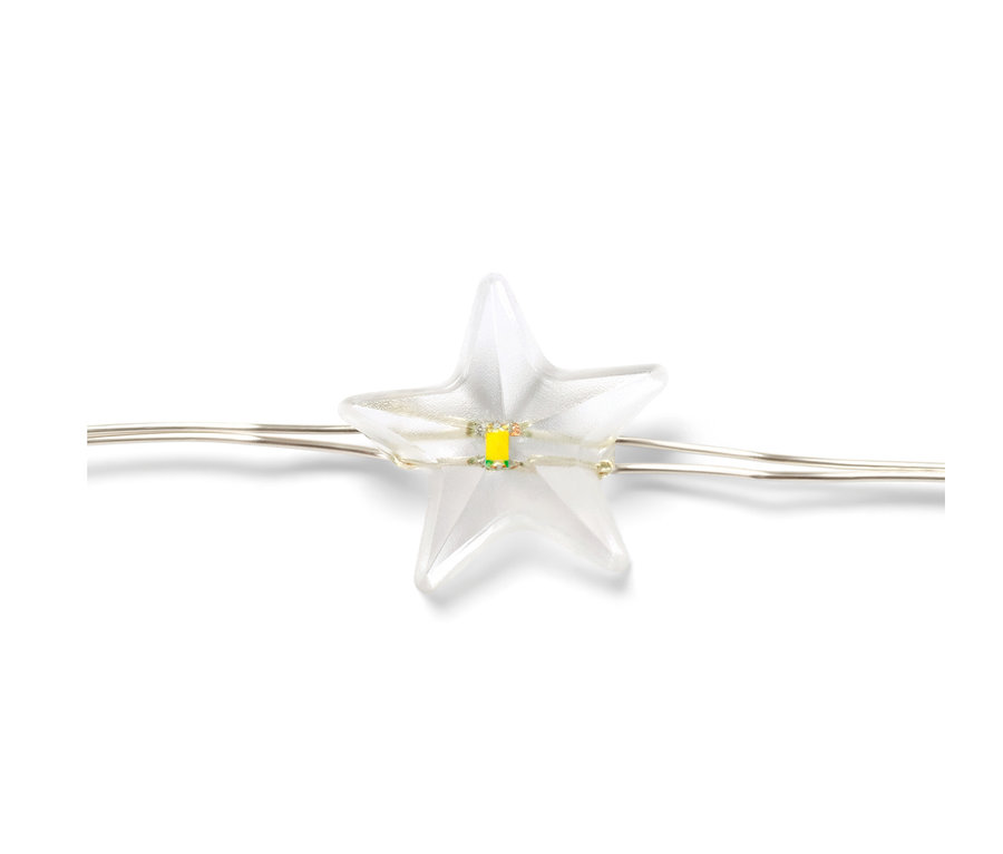 Detail svetelnej reťaze s mikro LED v tvare hviezdy.