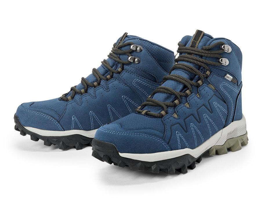 Dve modré trekové topánky so sivými šnúrkami a čiernou podrážkou.
