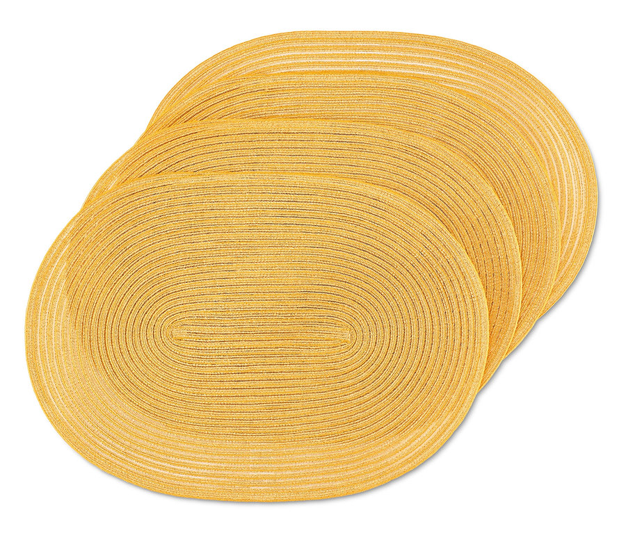 Štyri oválne prestierania.