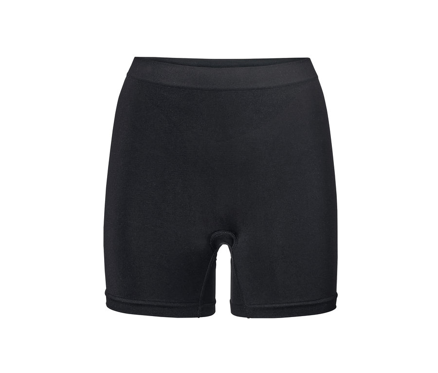 Čierne cyklistické spodky.