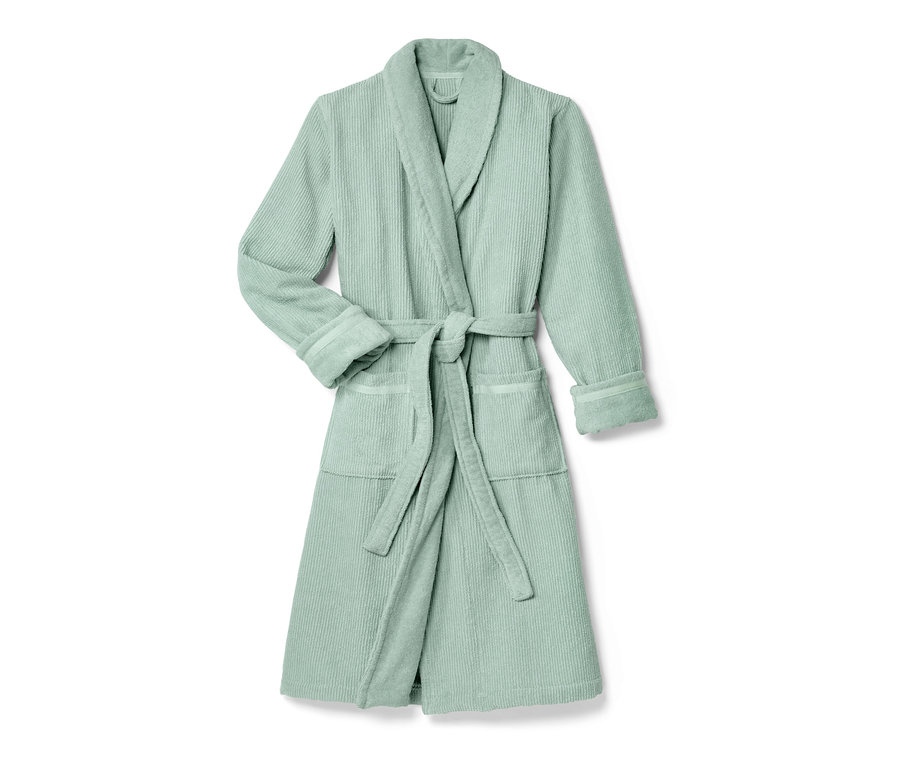 Dámsky župan svetlozelenej farby s opaskom.