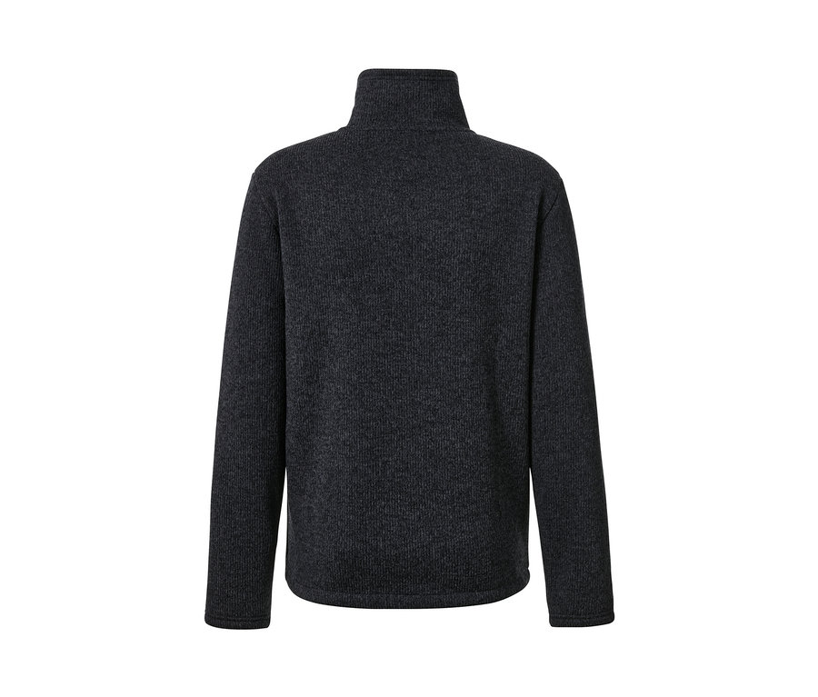 Detailný pohľad na termobundu z pleteného flísu.