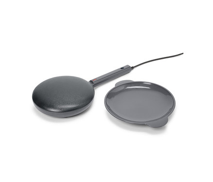Sivý mini-palacinkovač so sivou platňou na bielom pozadí.