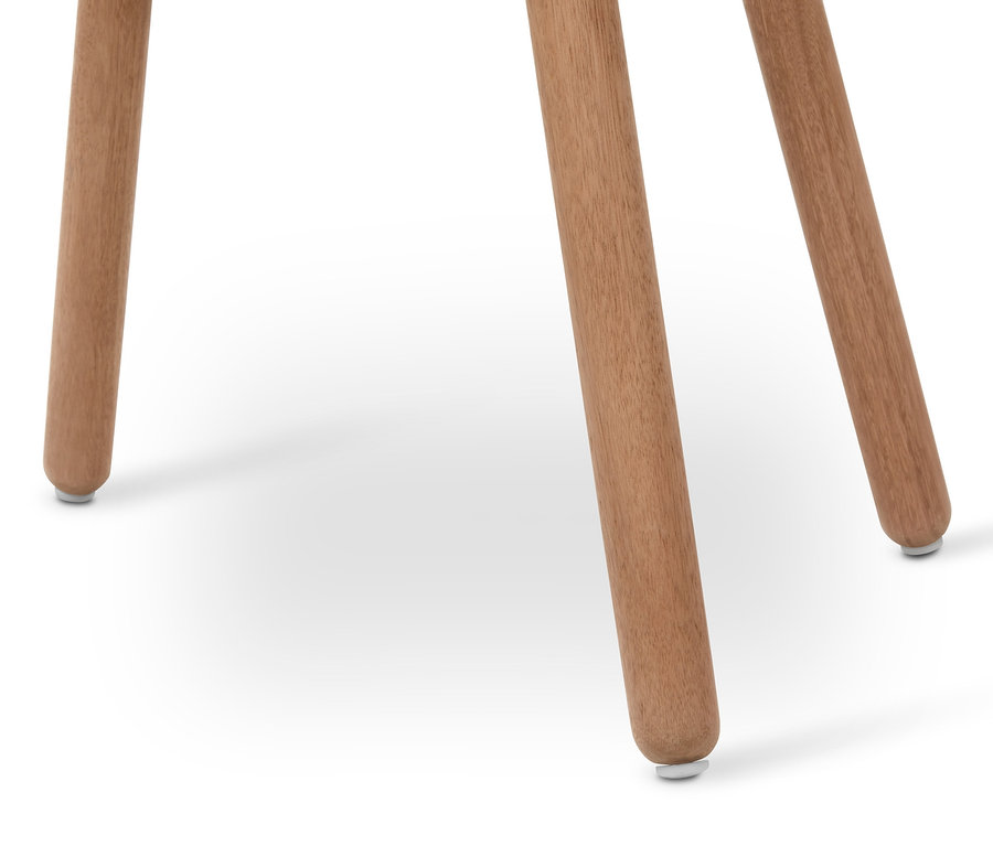 Detail troch nôh stoličky zblízka.