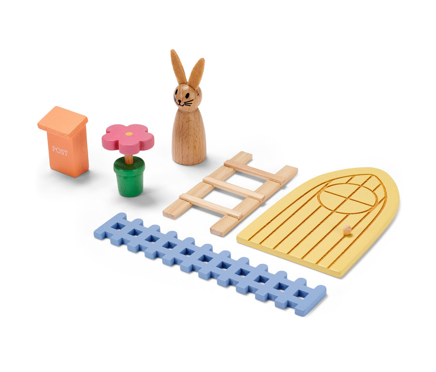 Súprava veľkonočných dvierok pre škriatkov: drevený trpaslík, dvere, rebrík, plot, kvetina a poštová schránka.