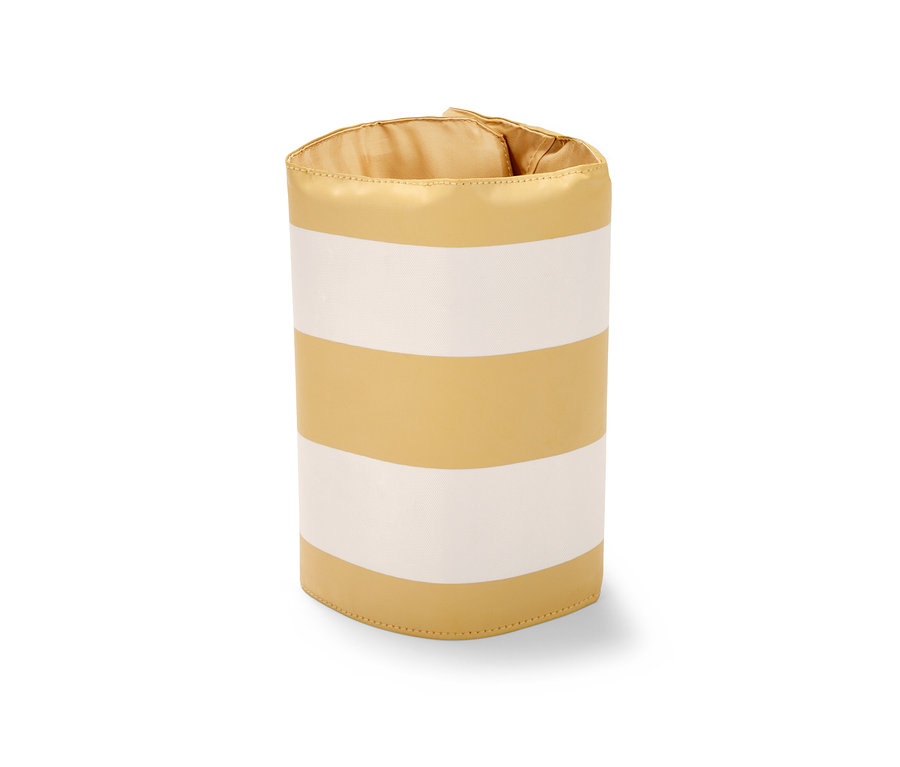 Chladiaci obal na fľaše so zlatými a bielymi pruhmi.