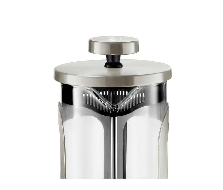 Detail striebornej kanvice french press 300 ml pre 2 šálky.