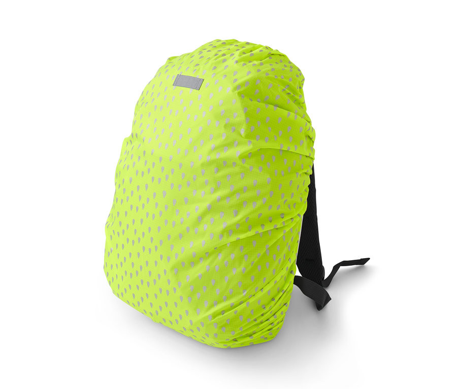 Žltý batoh s reflexným ochranným obalom proti dažďu.