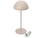 Béžová stolná lampa s kupolovým tienidlom a nabíjacím káblom na bielom pozadí.