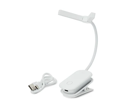 Biela klipová lampa s flexibilným husím krkom a obdĺžnikovou hlavou, vedľa stočený biely nabíjací kábel USB.