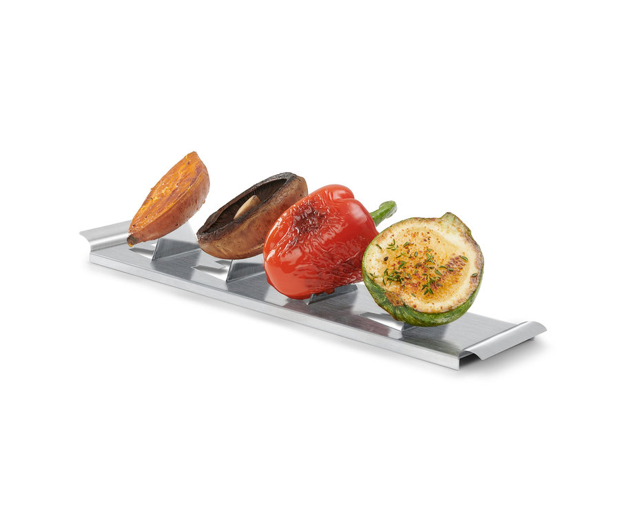 Grilovaná zelenina v držiaku na zemiaky.