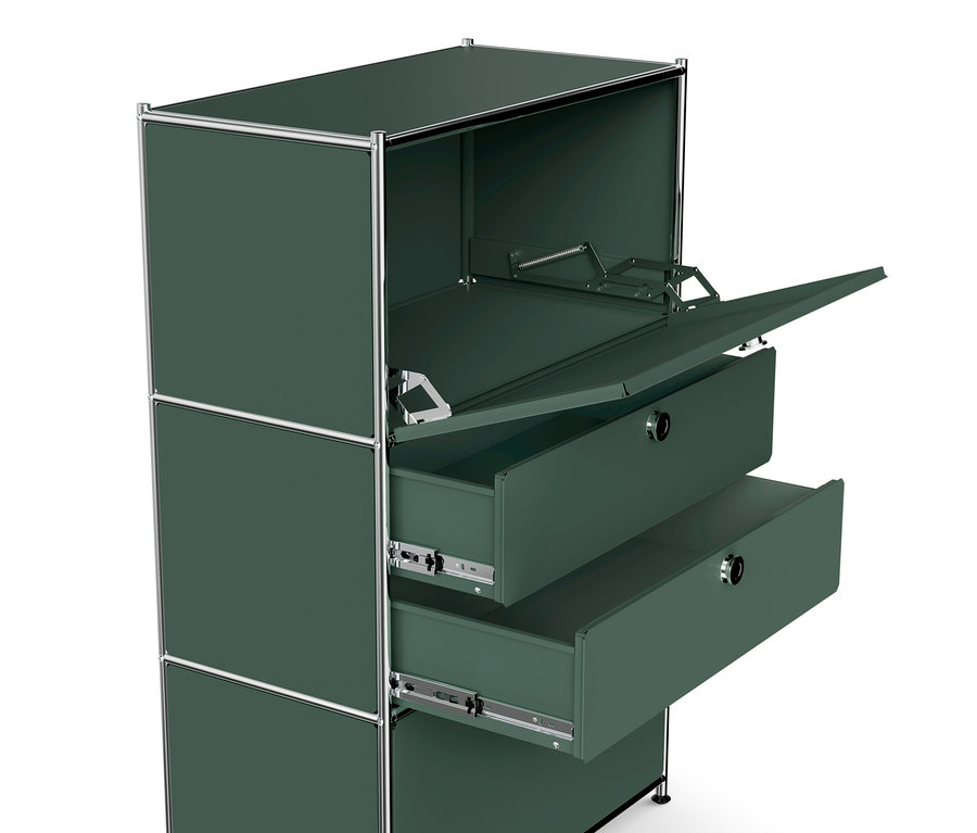 Olivovo zelená kovová komoda »CN3« s 2 výklopnými priečinkami a 2 zásuvkami, pričom jeden priečinok a jedna zásuvka sú otvorené.