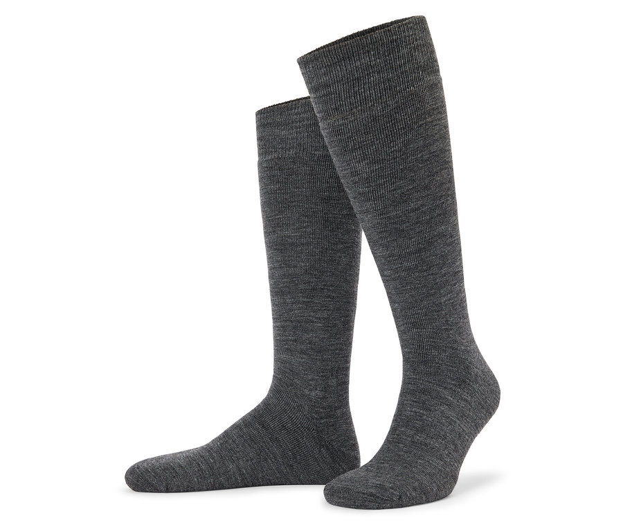 Dve sivé podkolienky na bielom pozadí.