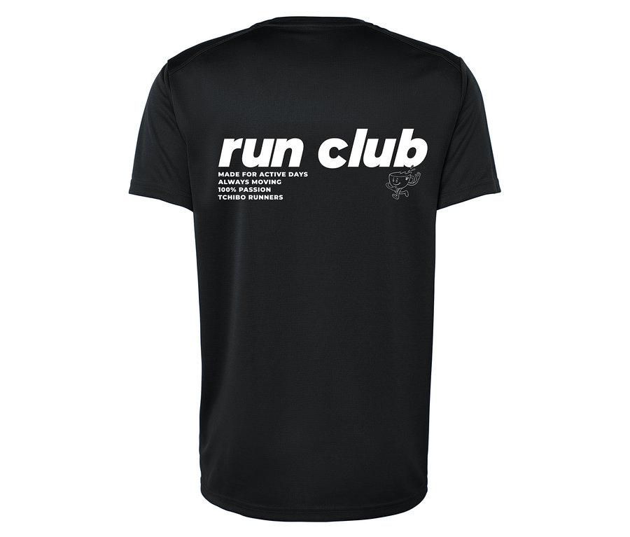 Čierne tričko s nápisom "run club", "MADE FOR ACTIVE DAYS ALWAYS MOVING 100% PASSION TCHIBO RUNNERS" a šálkou s krídlami.