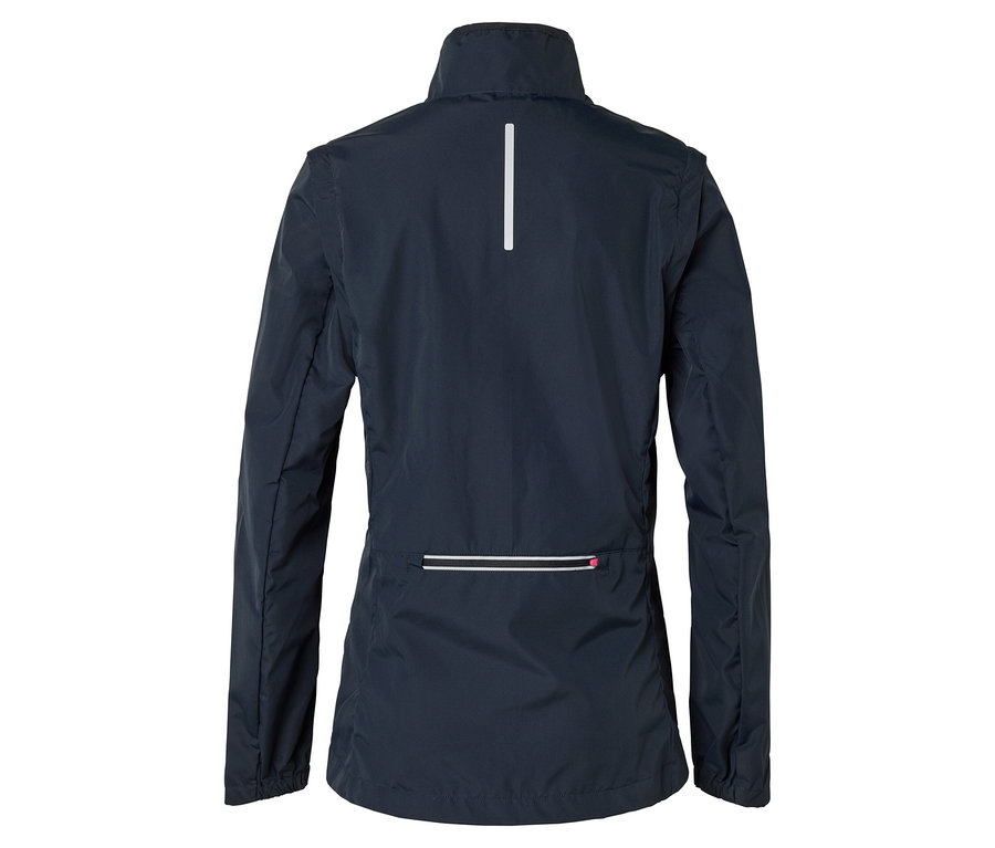 Tmavomodrá bunda zozadu s reflexným pásom na hornej časti chrbta a reflexnými detailmi na vrecku.