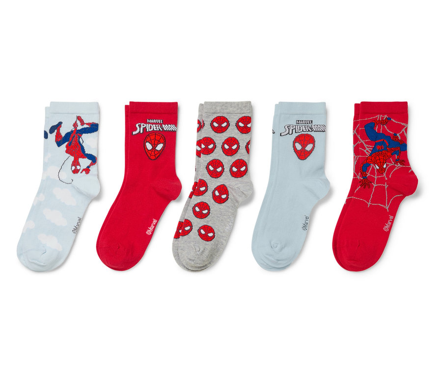 Päť párov ponožiek s motívom Spidermana vo farbách svetlomodrá, červená a sivá.