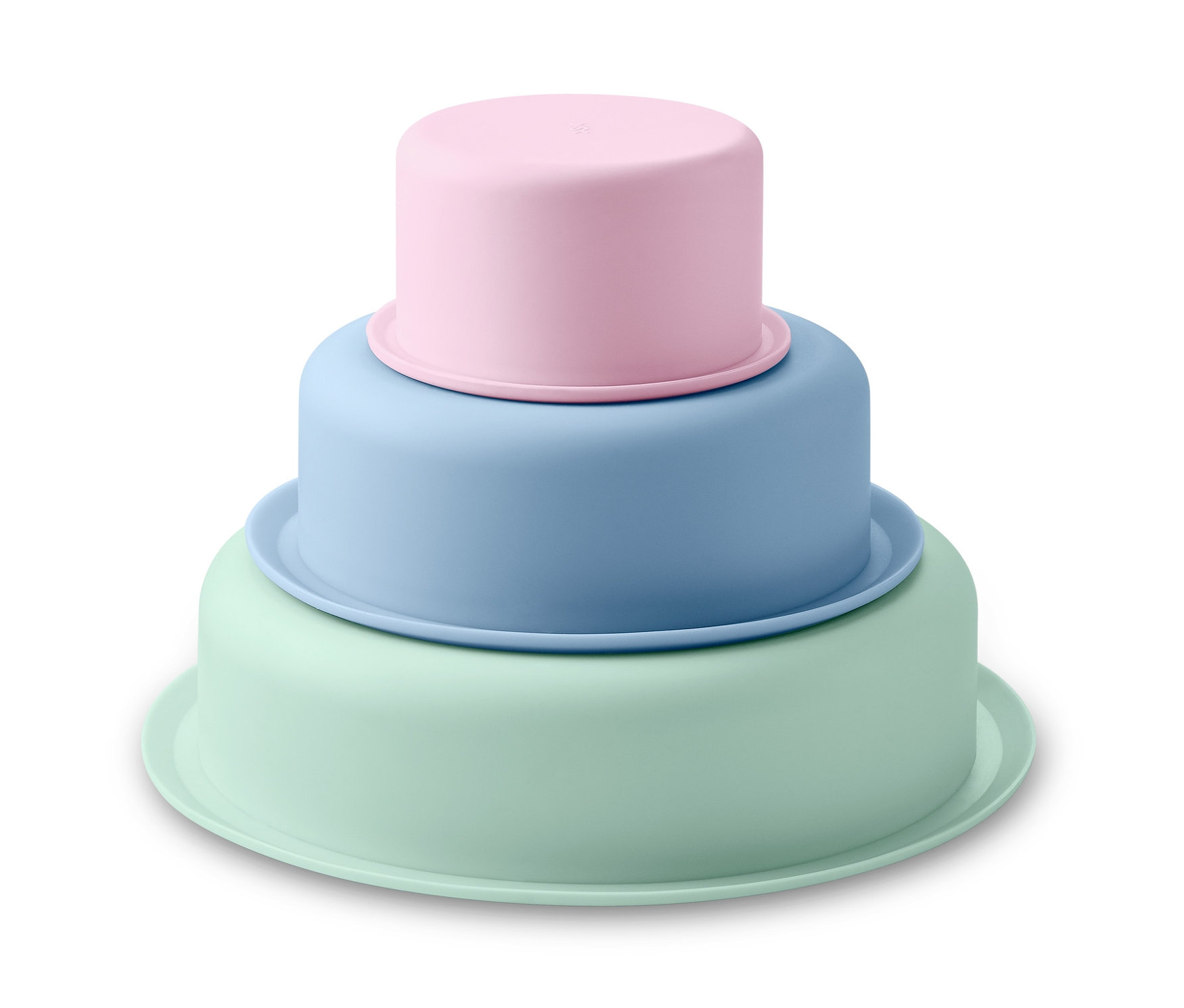Súprava na pečenie tort. Tri farebné formy na torty naskladané na sebe.
