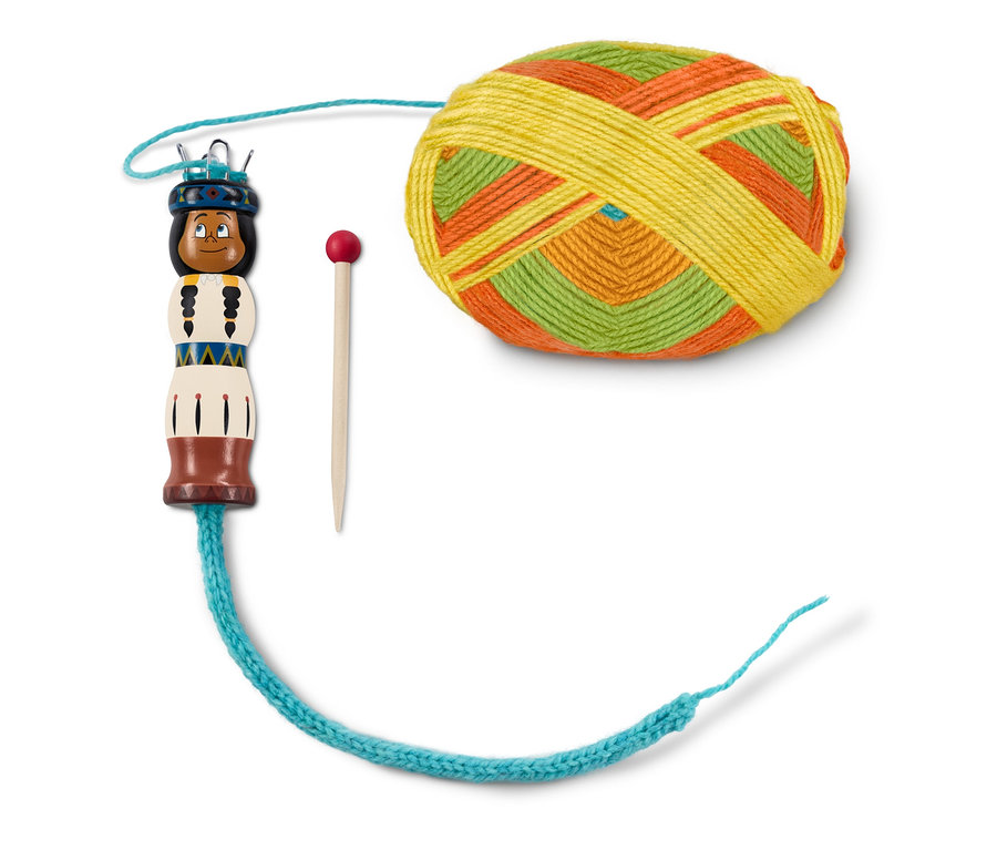 Súprava na pletenie Yakari s klbkom vlny, pletacou ihlou a pletacím rámom.
