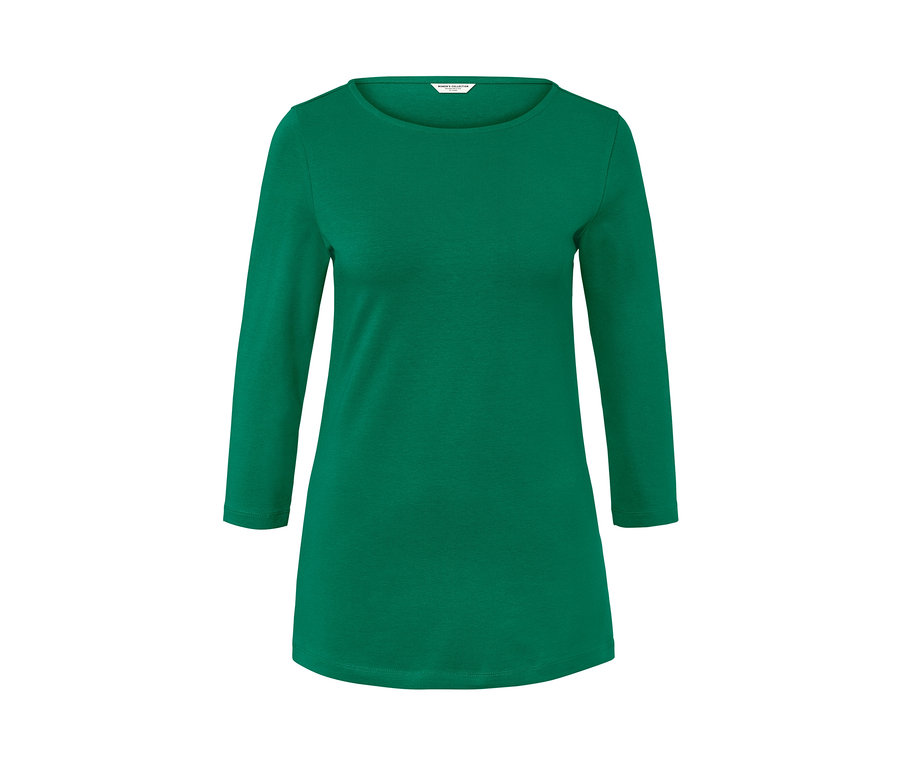 Zelené tričko s trojštvrťovým rukávom.