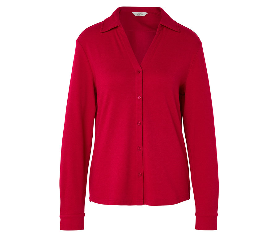 Červená blúzka s dlhými rukávmi a golierom.