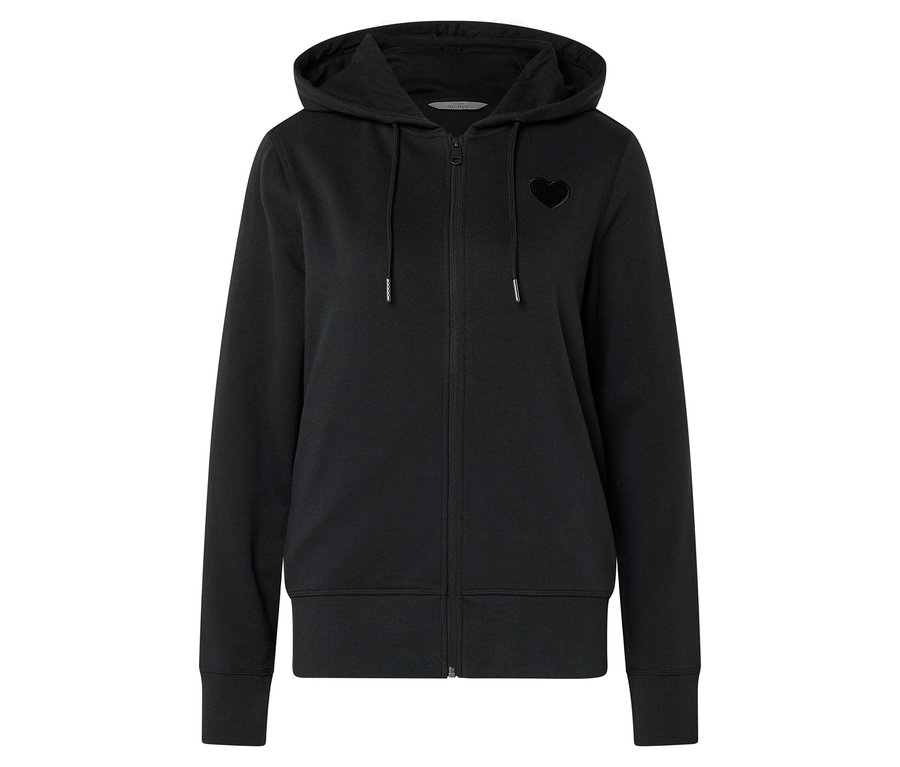 Čierna mikina s kapucňou na zips so srdcom na hrudi.