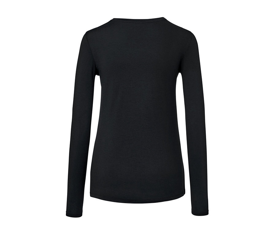 Čierne termo tričko s dlhým rukávom.