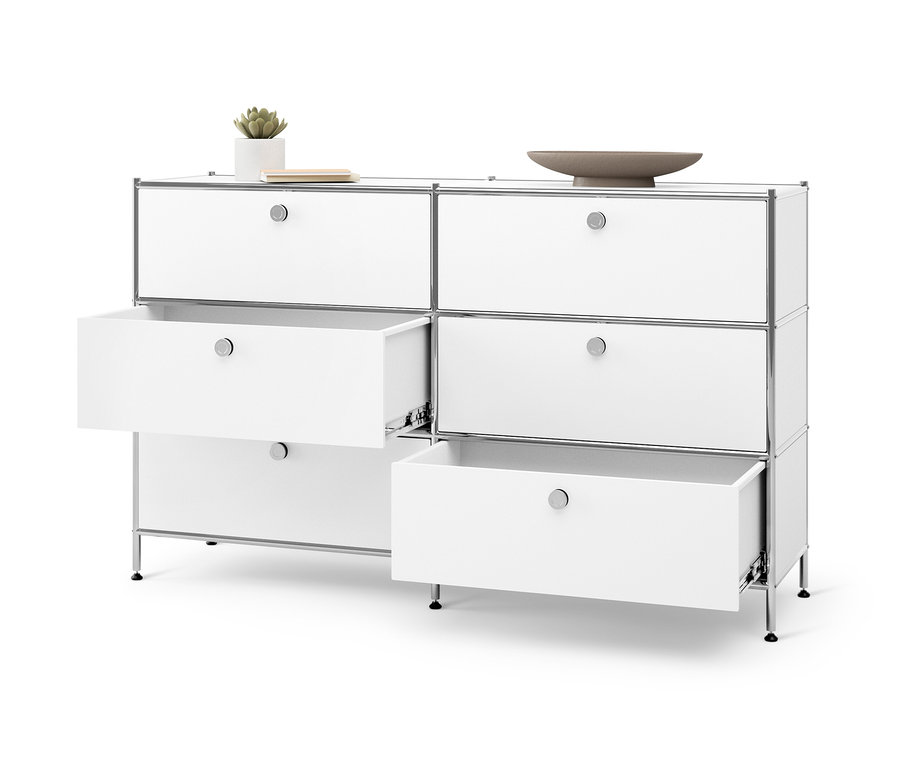 Biela kovová komoda »CN3« so 6 zásuvkami, dve z nich sú otvorené.