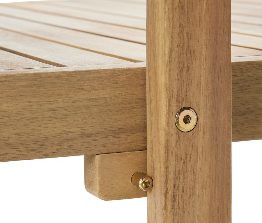 Detail rámu balkónovej jedálenskej súpravy »Lenja« s regálom.