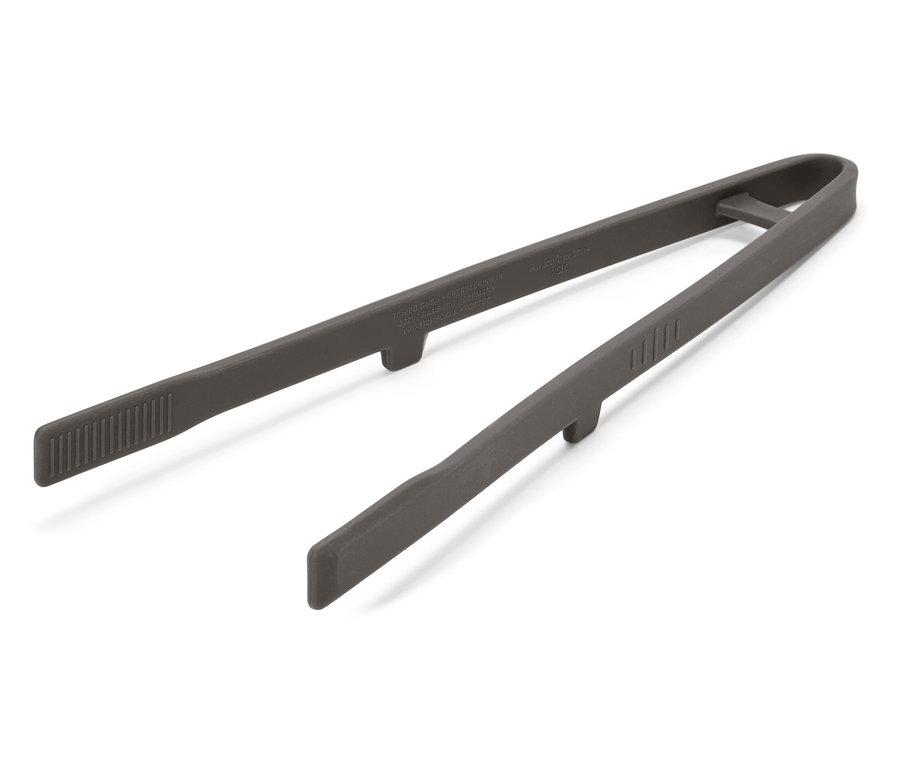 Sivé kuchynské kliešte na bielom pozadí.