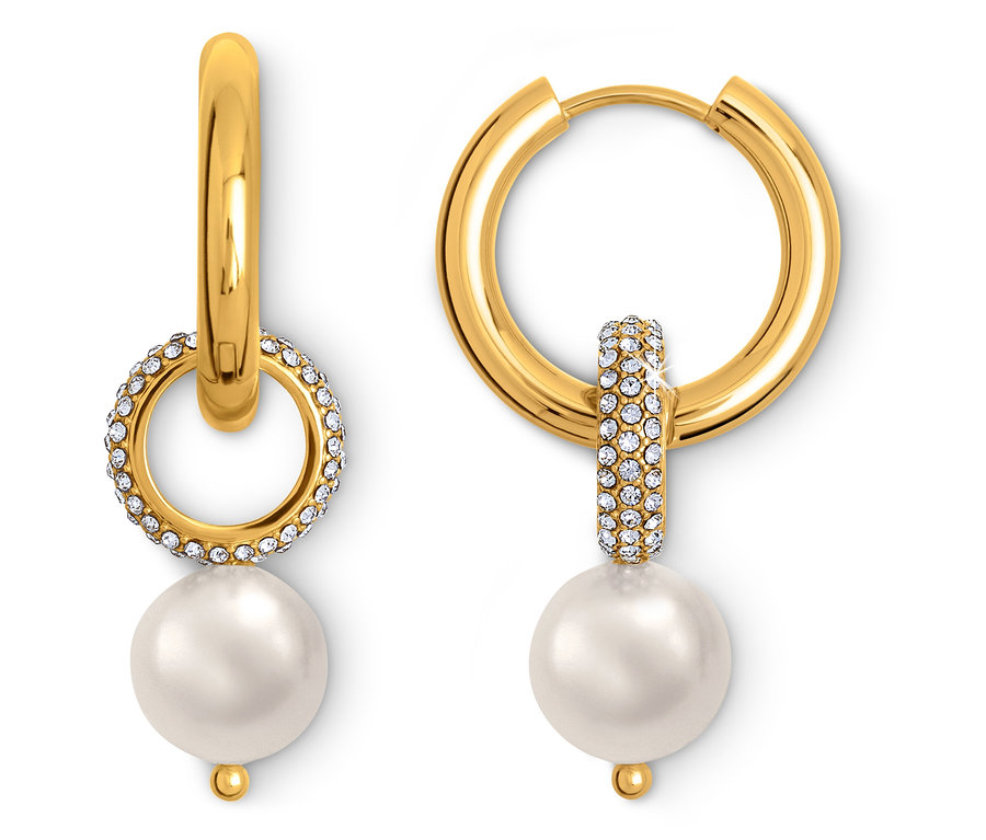 Dve zlaté kruhové náušnice, jedna s kruhovým prvkom zdobeným kryštálmi a perlou, druhá s kryštálmi zdobeným valčekom a perlou.