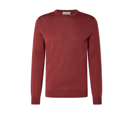 Hrdzavý, jemne pletený sveter s dlhým rukávom a okrúhlym výstrihom, so štítkom "Men's Collection".