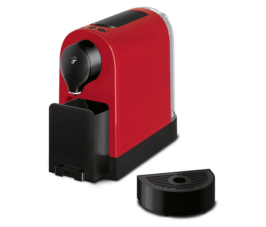 Červený kávovar Cafissimo pure+ na bielom pozadí.