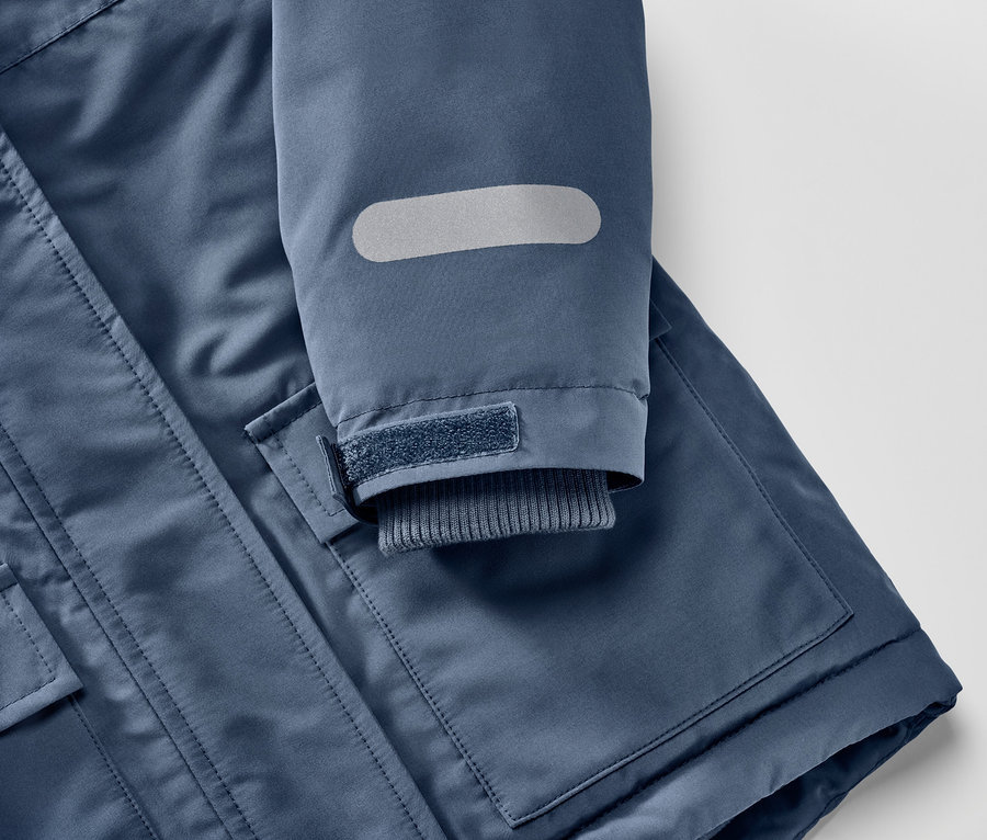 Detail detskej zimnej súpravy.