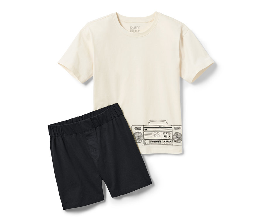 Krémové detské pyžamo s čiernymi kraťasmi a obrázkom boomboxu.