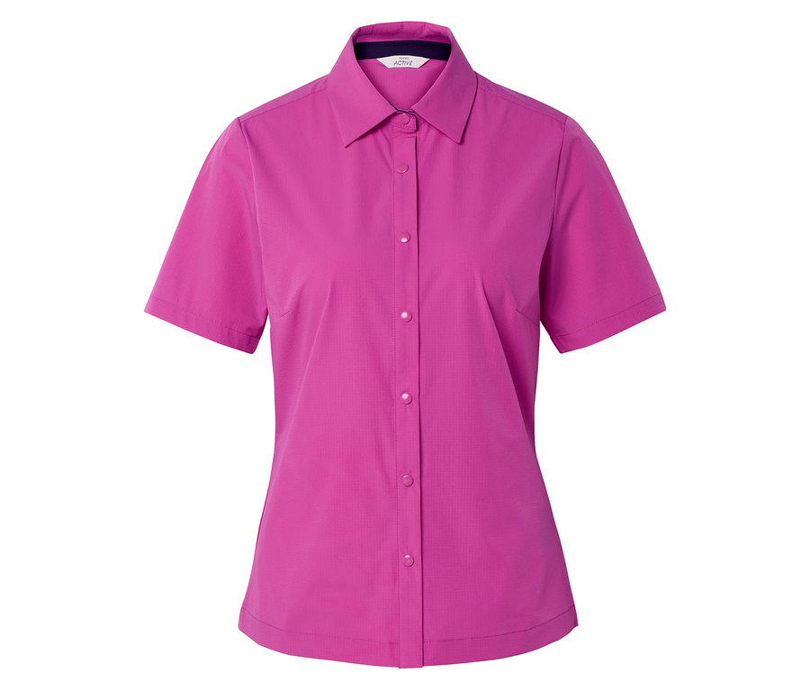 Ružová košeľa s krátkym rukávom na bielom pozadí.